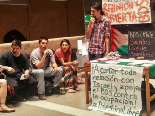 Students at the University of Chile call for an end to ties with Israeli academic institutions