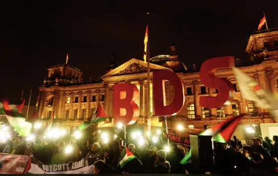 Bundestag protest BDS 10.4.2020.png